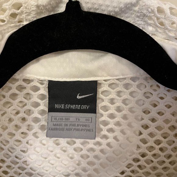 Nike Sphere Dry Workout Hoodie, was a gift but never used - Picture 3 of 6